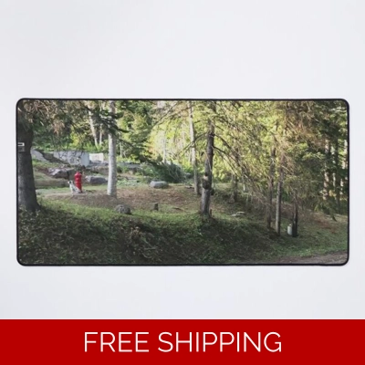 Le Studio Desk Mat Front Yard 2019